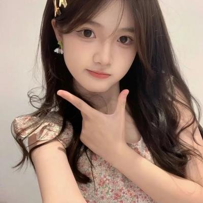一杯咖啡与新穿的鞋子